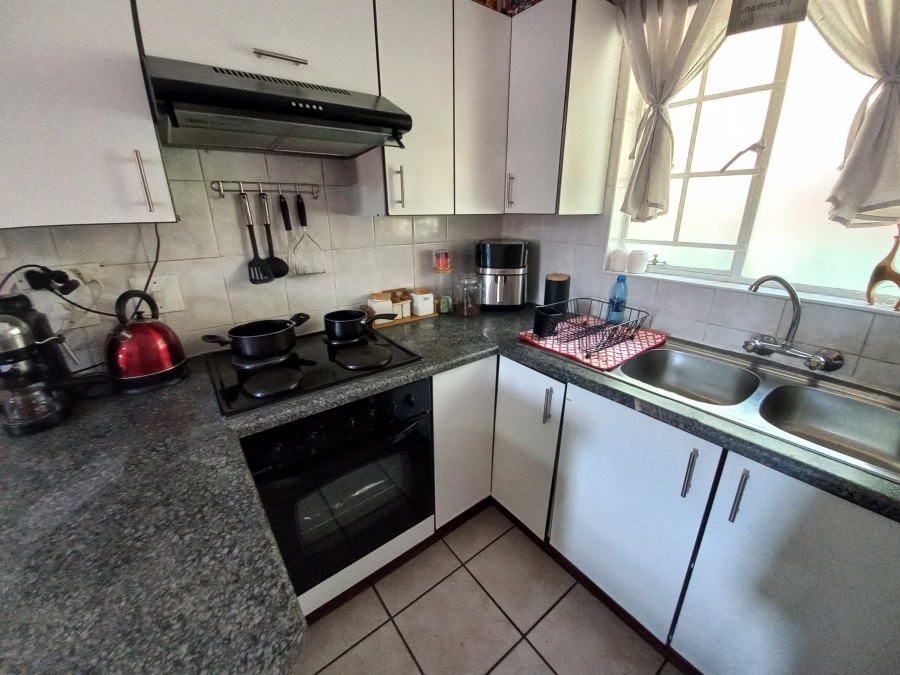 2 Bedroom Property for Sale in Safari Gardens North West